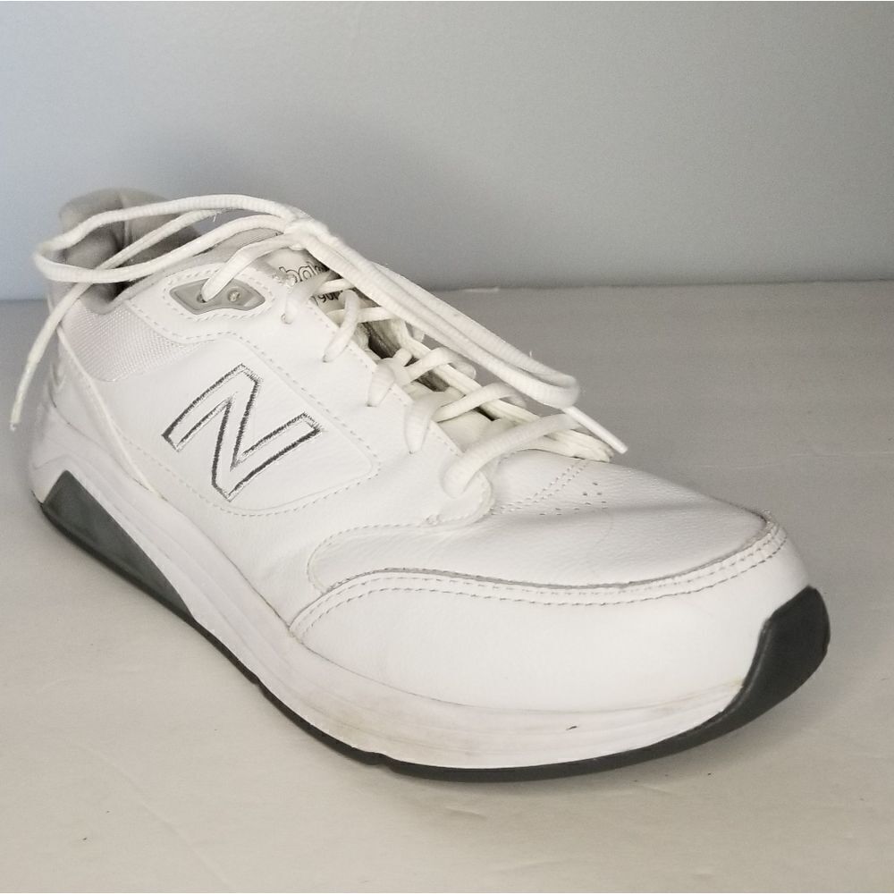 New Balance men's white athletic shoes size 7 with rollbar